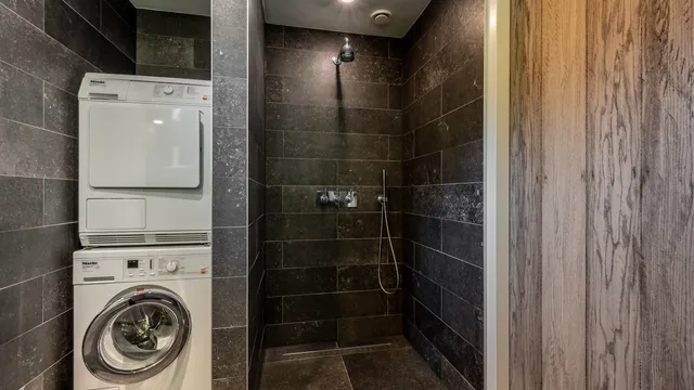 listing-d3358ad5-3681-4b33-8427-e46f41830fd7-261395934.jpg