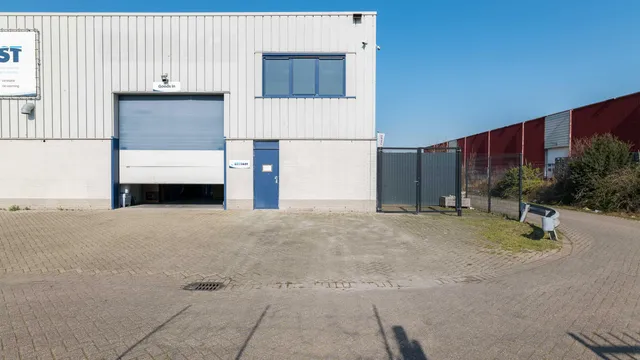 listing-93363804-7dd1-4430-8073-eee8f4314e3d-266850496.jpg