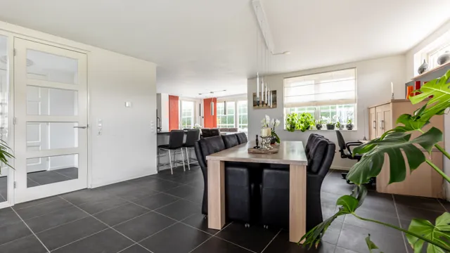 listing-20a3a23f-1580-43ca-ac27-a32527424f59-269196974.jpg