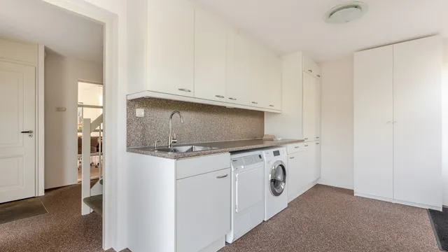 listing-ce620794-b0e6-4b25-9143-cb6a28945af5-275672856.jpg