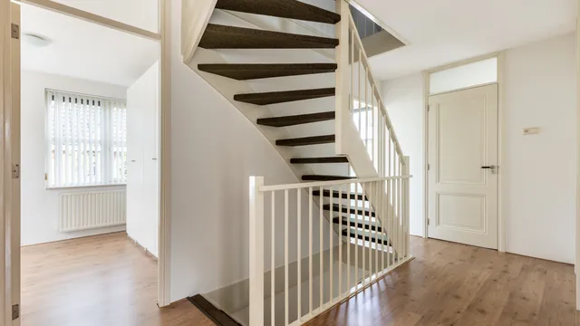 listing-3a34ba4a-4614-487b-b25e-bd6339c13764-275733834.jpg