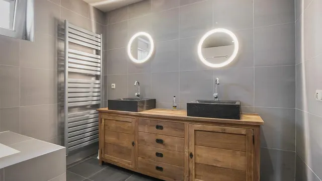 listing-b9934d44-311e-49d4-b713-9f3b18a5aa8b-238075064.jpg