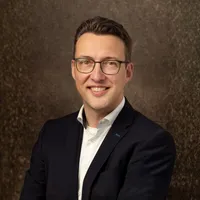 Alexander van der Hoek NVM Register Makelaar en Taxateur - Managing Partner Kolpa van der Hoek Oostvoorne
