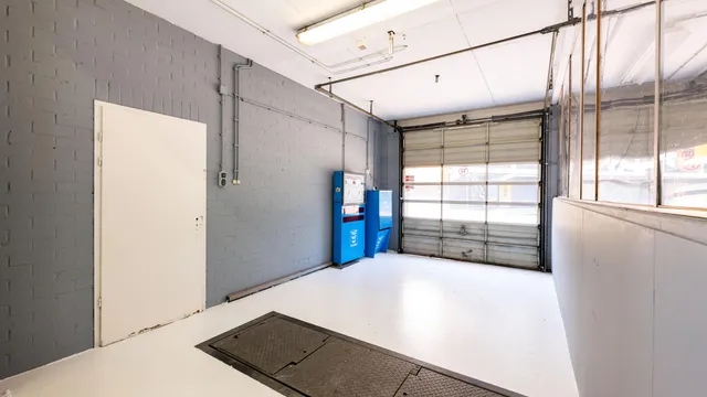 listing-cca8ebd7-8f72-4f2c-9560-1df4dc9fdd5b-279072156.jpg