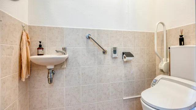 listing-7f685a8b-1208-48fc-83e9-59e7b5e01397-279361584.jpg