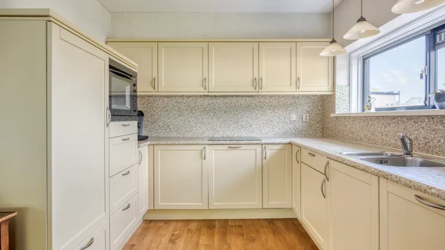 listing-fa34c738-92a3-46bd-b854-837d99a66c0e-279361672.jpg
