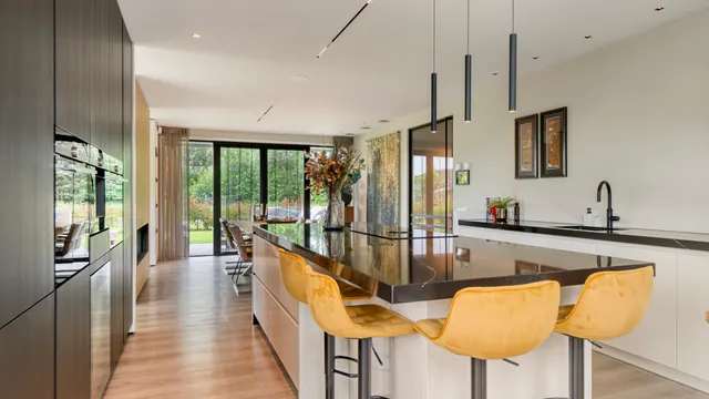 listing-e08c1a3f-5988-408d-b89f-76d41773f5e6-277772260.jpg